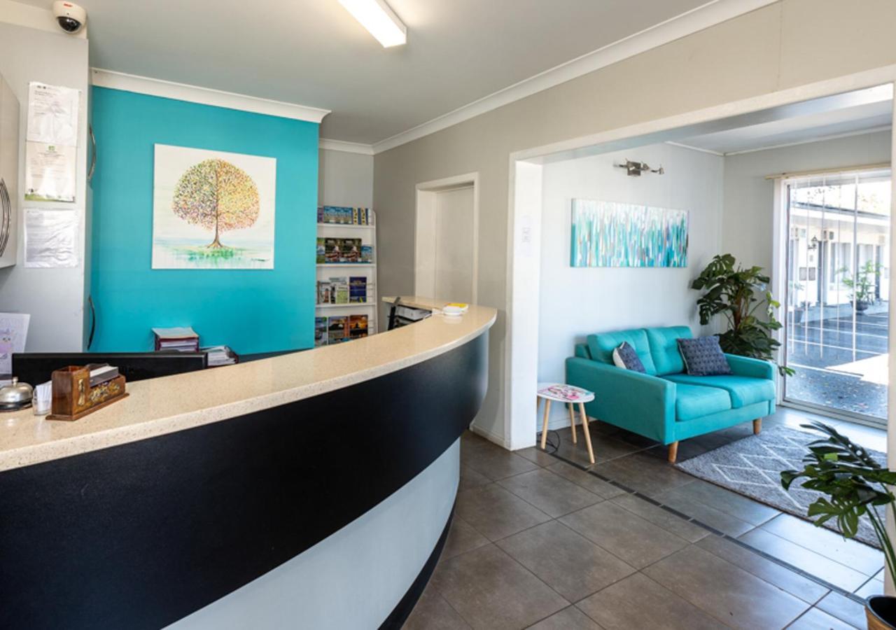 Riviera On Ruthven Motel Туумба Екстериор снимка